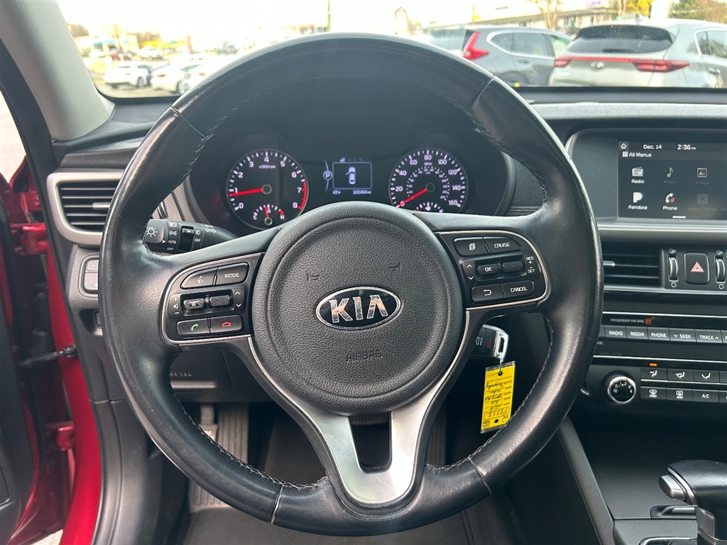 2018 Kia Optima S photo 29