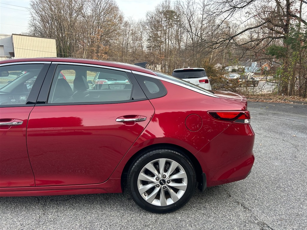 2018 Kia Optima S photo 4