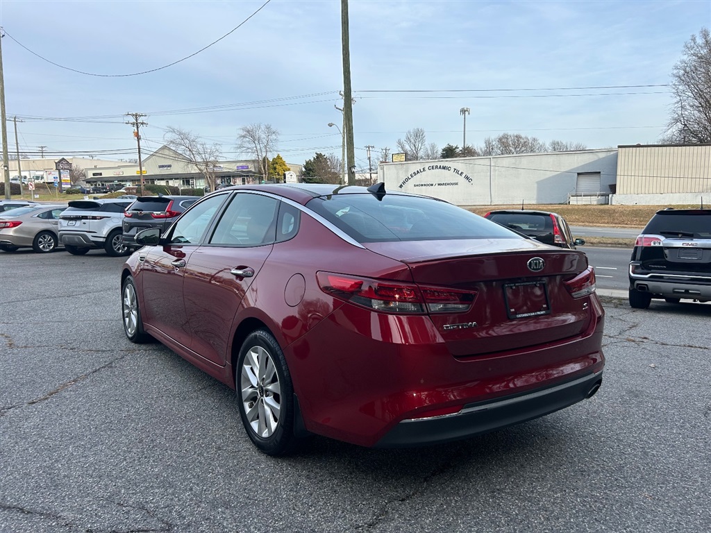 2018 Kia Optima S photo 5