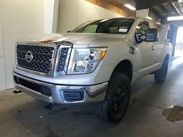 2017 Nissan Titan 4WD Diesel