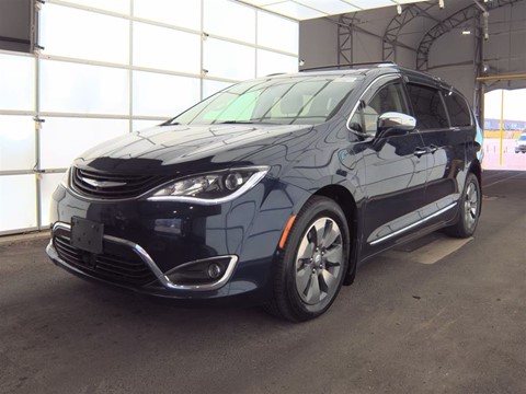2017 Chrysler Pacifica Hybrid Platinum
