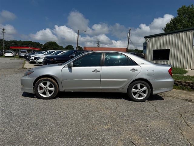 2004 Toyota Camry SE V6