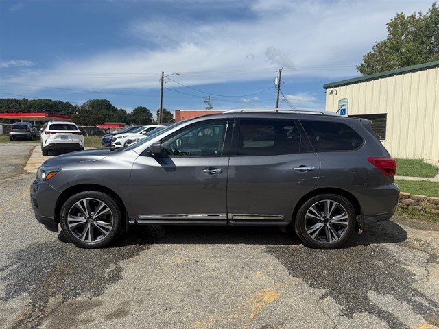 2017 Nissan Pathfinder Platinum