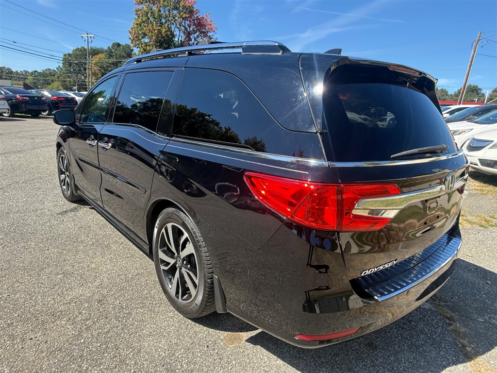 2018 Honda Odyssey Elite photo 3