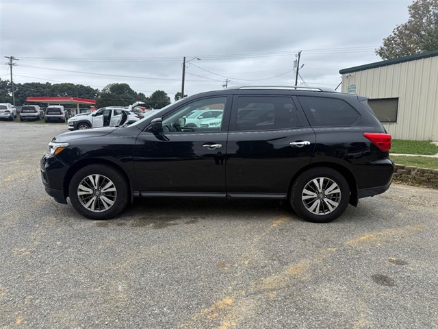 2017 Nissan Pathfinder SV