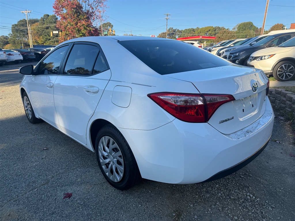 2019 Toyota Corolla XLE XSE photo 3
