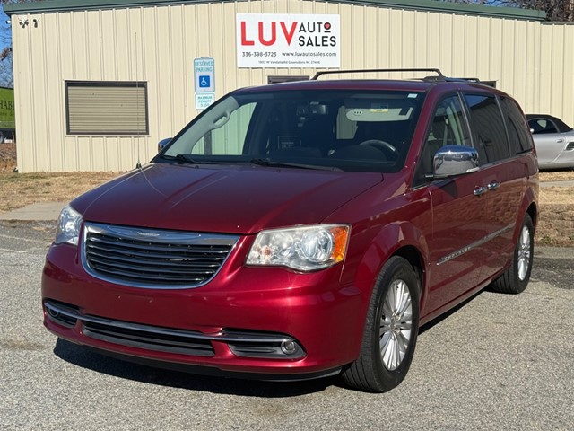 Chrysler Town & Country Limited in Greensboro