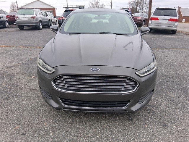 Ford Fusion SE in Sandy Ridge