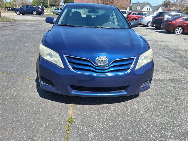 Toyota Camry XLE V6 6-Spd AT in Sandy Ridge