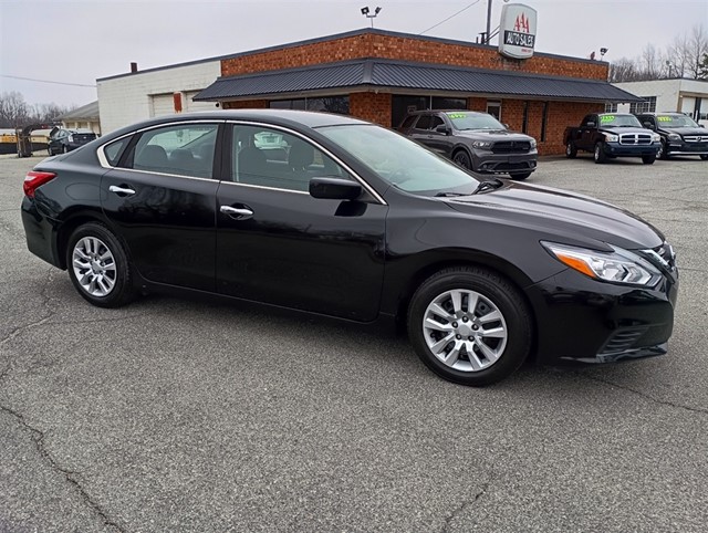 Nissan Altima 2.5 in High Point