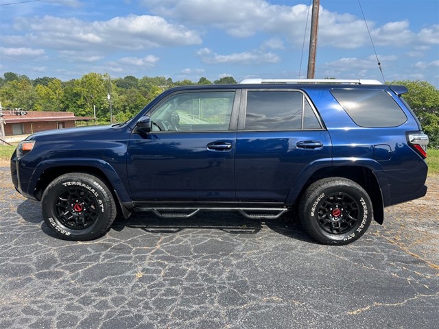 Toyota 4Runner SR5 2WD in Mayodan