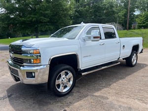 2017 Chevrolet Silverado 2500HD LT Crew Cab Long Box 4WD for sale by dealer
