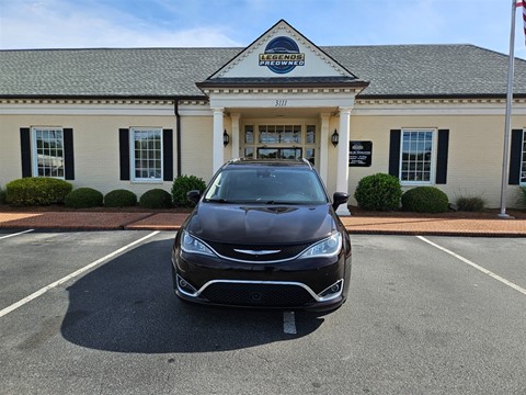 2017 Chrysler Pacifica Touring-L Plus