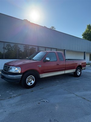 2000 Ford F-150 WS SuperCab Short Bed 2WD for sale by dealer