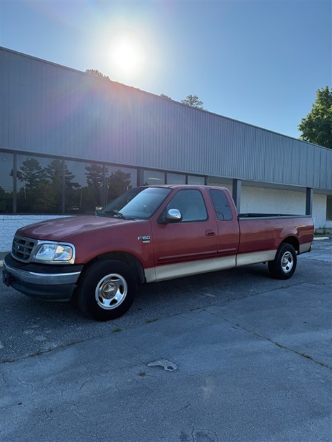 2000 Ford F-150 WS SuperCab Short Bed 2WD