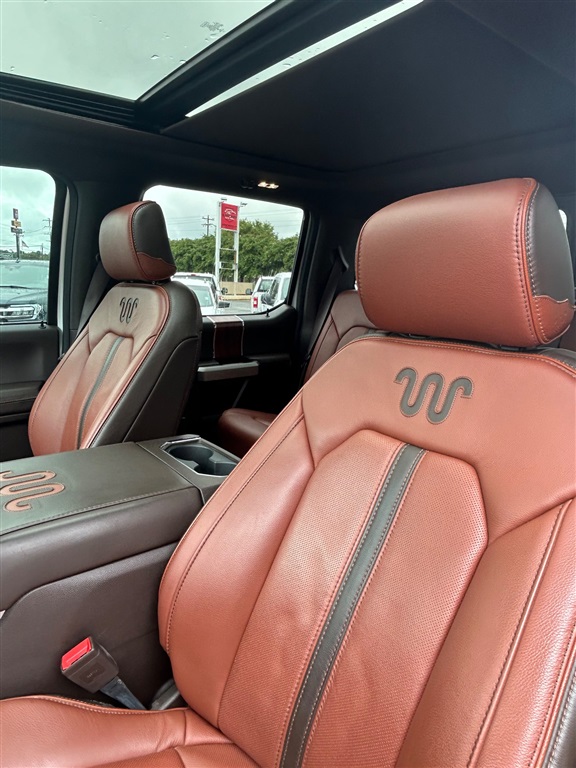 2022 Ford F-450 King Ranch photo 13