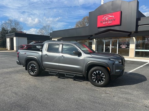 2024 Nissan Frontier PRO-X SV Crew Cab 2WD