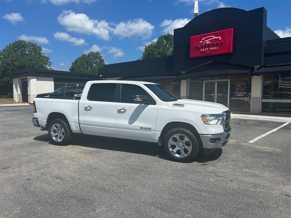 2019 RAM 1500 Big Horn/Lone Star 4x4 Crew Cab 5'7's photo