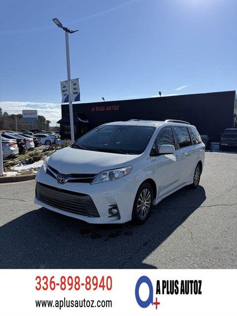 2020 TOYOTA SIENNA XLE