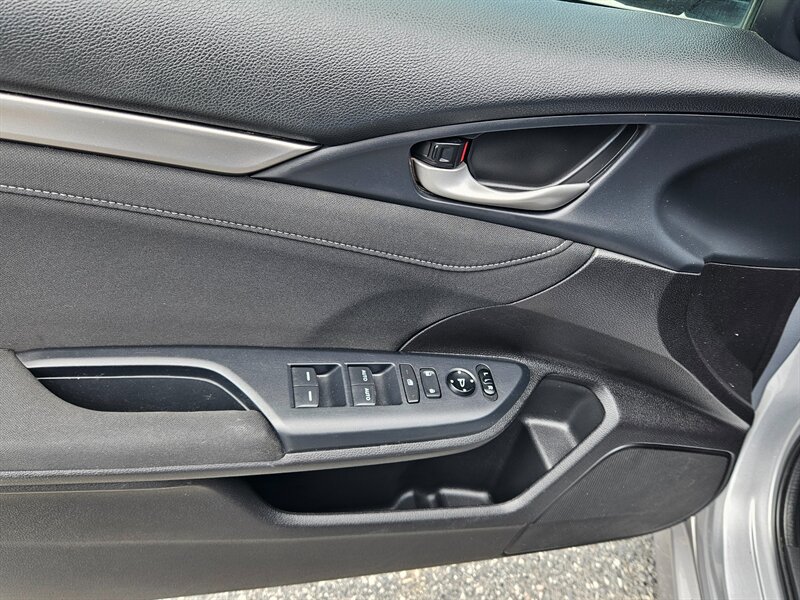 2021 Honda Civic Hatchback EX - Photo 12