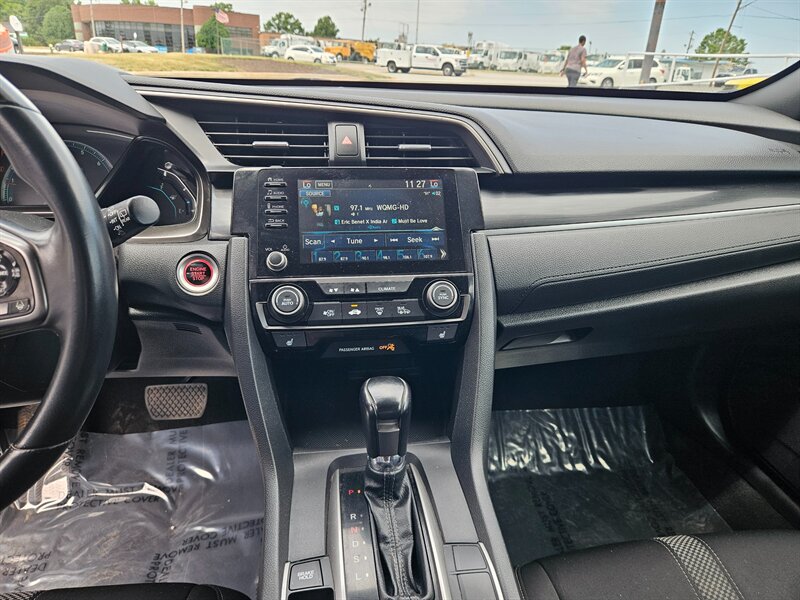 2021 Honda Civic Hatchback EX - Photo 16