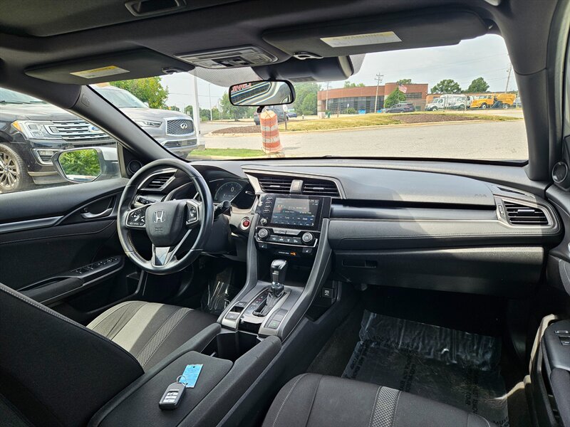 2021 Honda Civic Hatchback EX - Photo 26