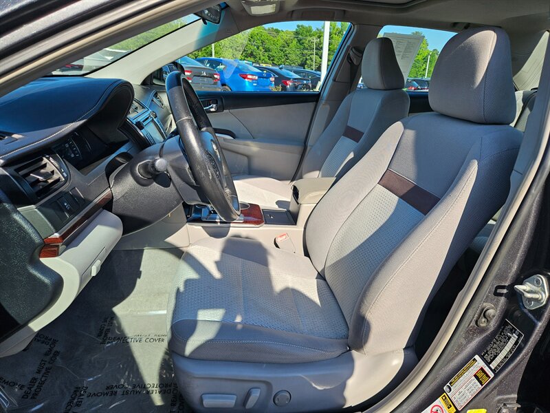 2012 Toyota Camry XLE - Photo 16