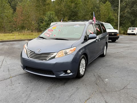 2014 Toyota Sienna XLE FWD 8-Passenger V6