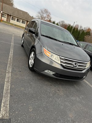 2013 Honda Odyssey Touring for sale by dealer