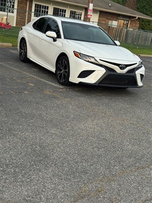2018 Toyota Camry SE for sale by dealer
