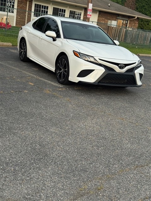 2018 Toyota Camry SE