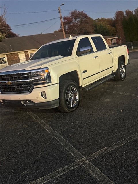 2017 Chevrolet Silverado 1500 High Country Crew Cab Short Box 4WD