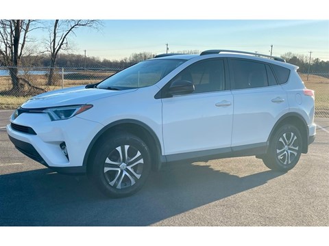 2017 Toyota RAV4 LE FWD