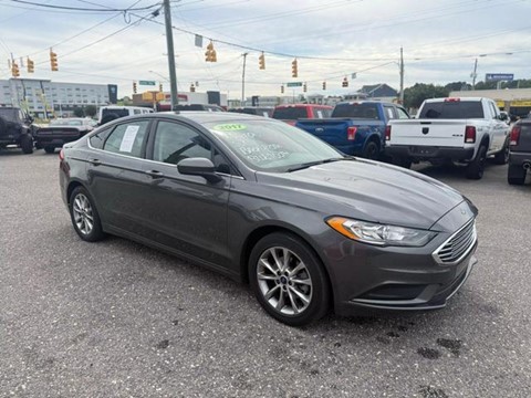 2017 Ford Fusion SE Sedan 4D