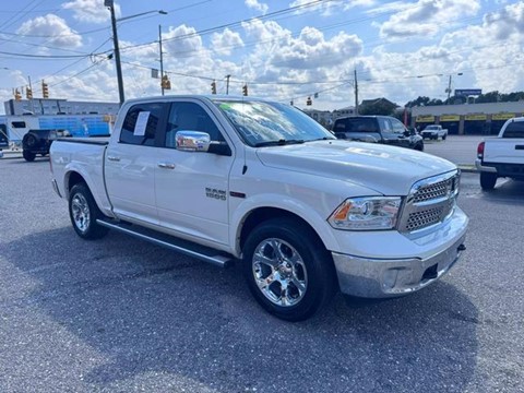 2017 Ram 1500 Crew Cab Laramie Pickup 4D 5 1/2 ft