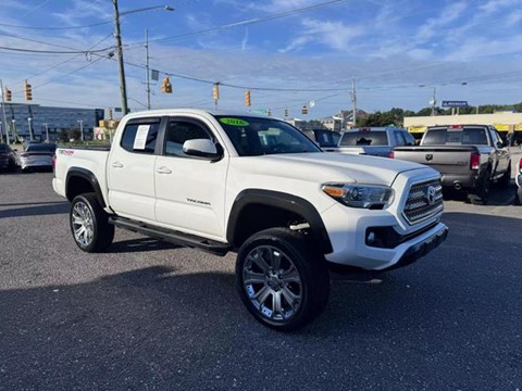 2016 Toyota Tacoma Double Cab SR5 Pickup 4D 5 ft