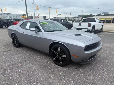 2018 Dodge Challenger SXT Coupe 2D