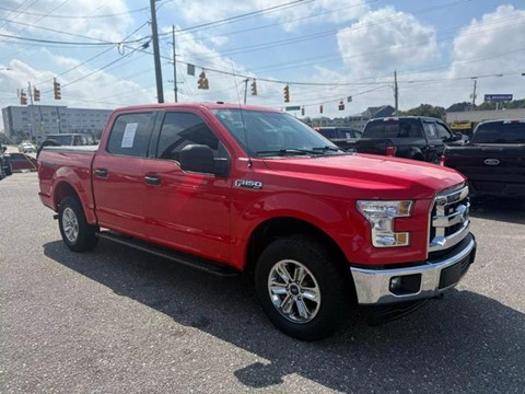 2017 Ford F150 SuperCrew Cab XLT Pickup 4D 5 1/2 ft