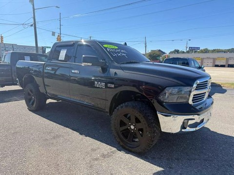 2018 Ram 1500 Crew Cab SLT Pickup 4D 5 1/2 ft