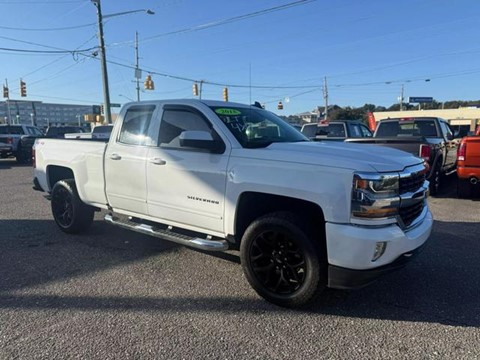 2018 Chevrolet Silverado 1500 Double Cab LT Pickup 4D 6 1/2 ft