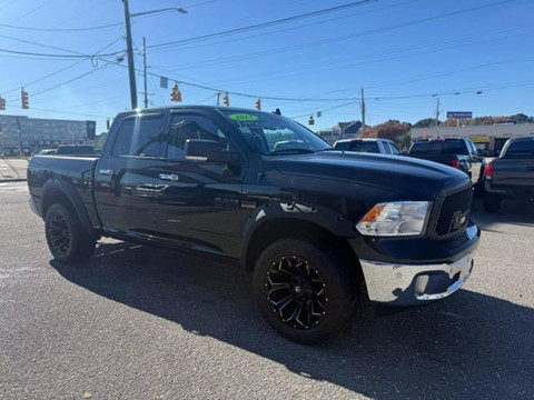 2017 Ram 1500 Crew Cab SLT Pickup 4D 5 1/2 ft