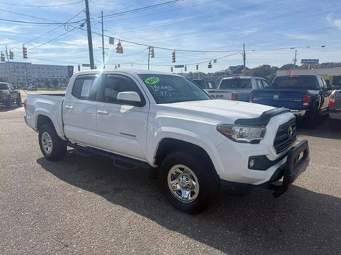 2017 Toyota Tacoma Double Cab SR Pickup 4D 5 ft