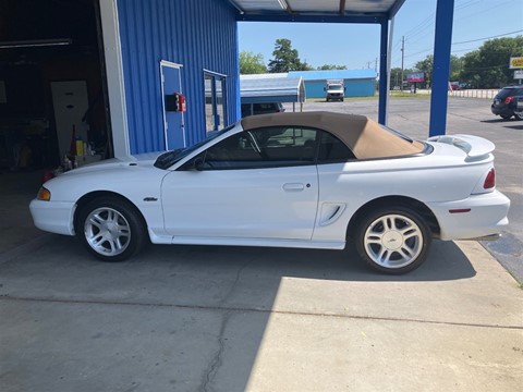 1998 Ford Mustang GT Convertible