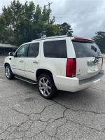 2010 Cadillac Escalade Pic 2840_V202508050223323
