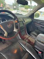 2010 Cadillac Escalade Pic 2840_V202508050223325