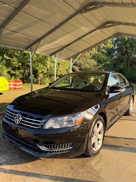 2013 Volkswagen Passat 2.0L TDI SE w/Sunroof & Nav
