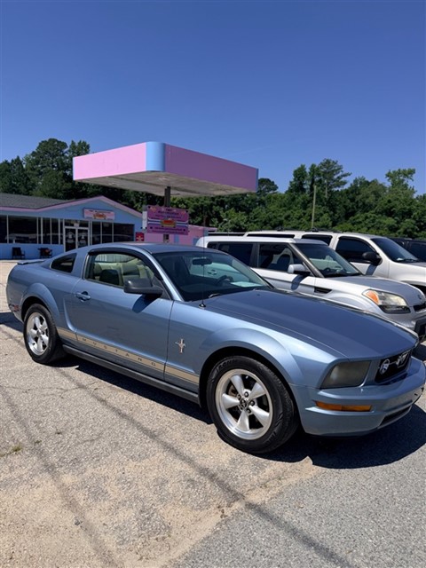 2007 Ford Mustang V6 Deluxe Coupe