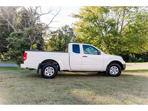 2018 Nissan Frontier SV King Cab I4 5MT 2WD