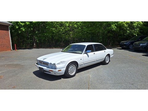 1998 Jaguar XJ Sedan Vanden Plas