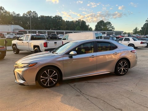 2018 Toyota Camry SE